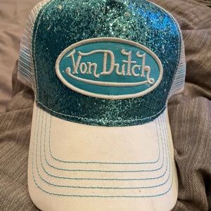 Von Dutch hat